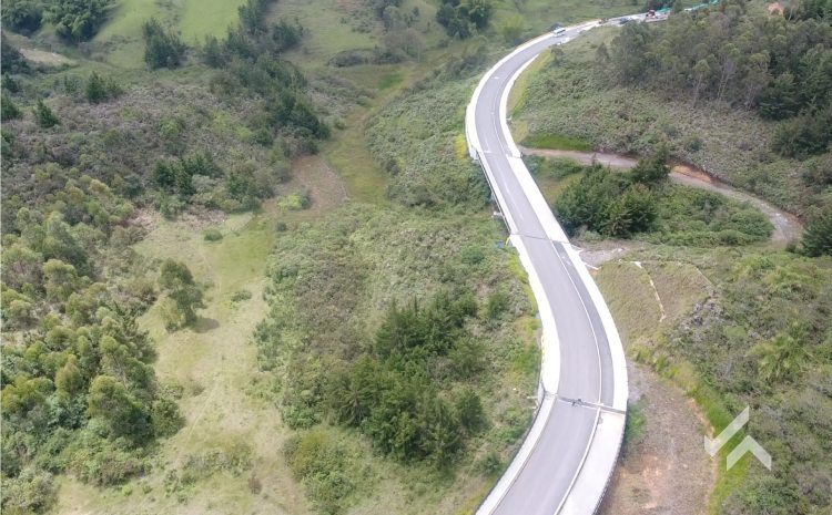  PUSIMOS EN SERVICIO 1.7 KILÓMETROS DE LA NUEVA VÍA TANQUE – LA POCETA EN RIONEGRO